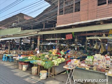 チェンマイ【ソンペット市場】タイらしい木造の市場